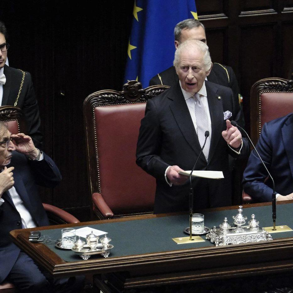 Pope Francis meets privately with King Charles and Queen Camilla during his Vatican convalescence